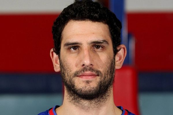 Χωρίς Μπατή, αλλά με Παραγυιό