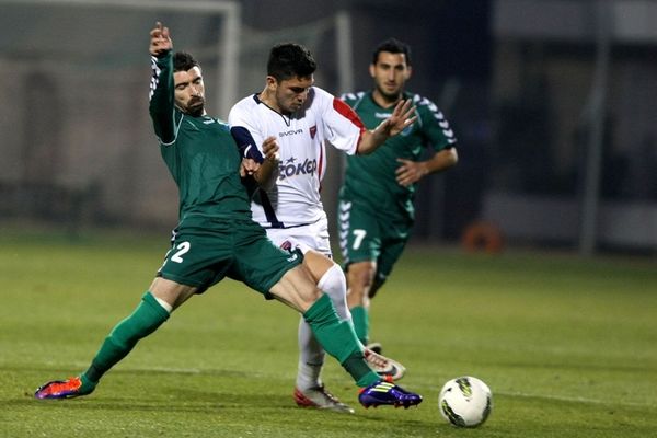 «Σκόνταψε» πάνω στον «Ελέ» (photos+video)