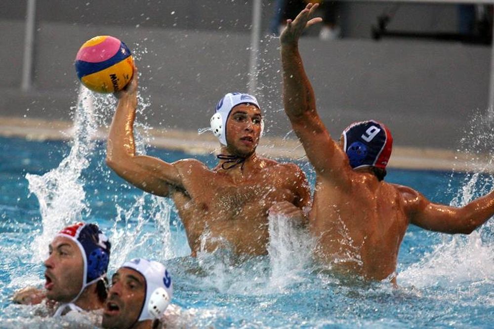 Φουντούλης: «Δουλειά και τα κεφάλια μέσα»