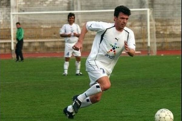 Ποδόσφαιρο, «σανίδι» και μουσική ενώνονται για την εργατιά