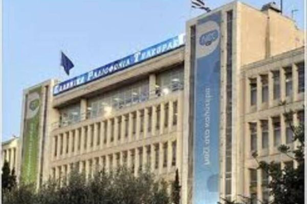 Εργαζόμενοι της ΕΡΤ «έκοψαν» στον αέρα την συνέντευξη Παπαδήμου!