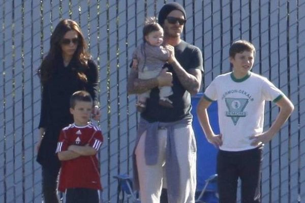 Η κυριακάτικη βόλτα της οικογένειας Μπέκαμ 