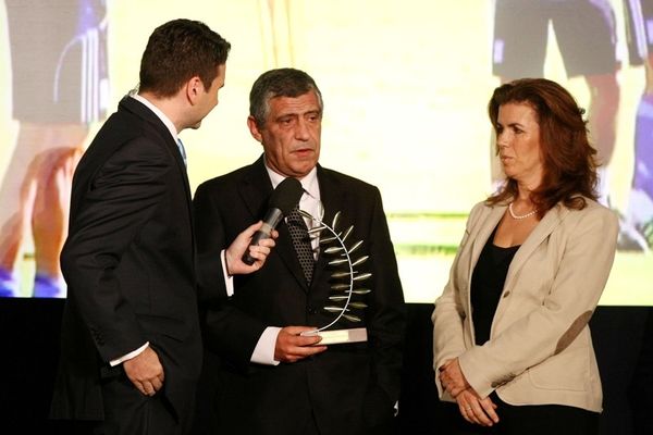 Σάντος: «Το βραβείο μου ανήκει σε όλους τους Έλληνες»