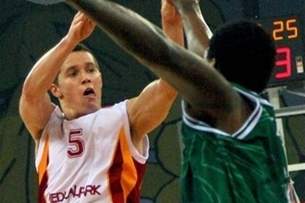 Στο Top 16 η Γαλατάσαραϊ