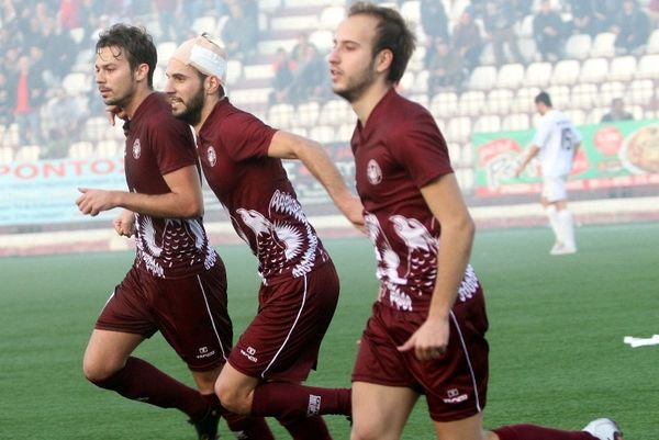 «Τσουνάμι» αποχωρήσεων στην «Προό»