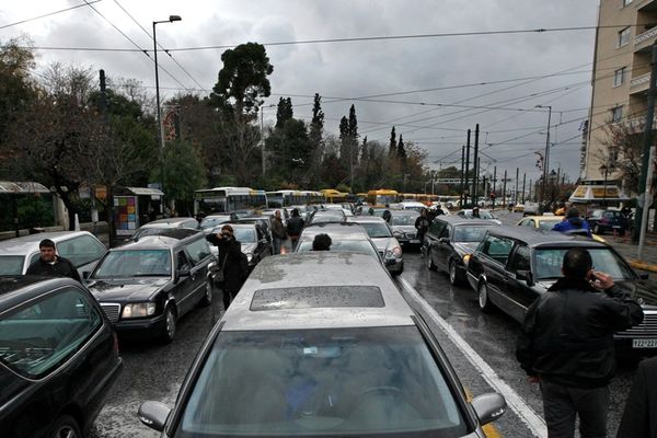 Οι νεκροφόρες κατέβηκαν στο κέντρο της  Αθήνας