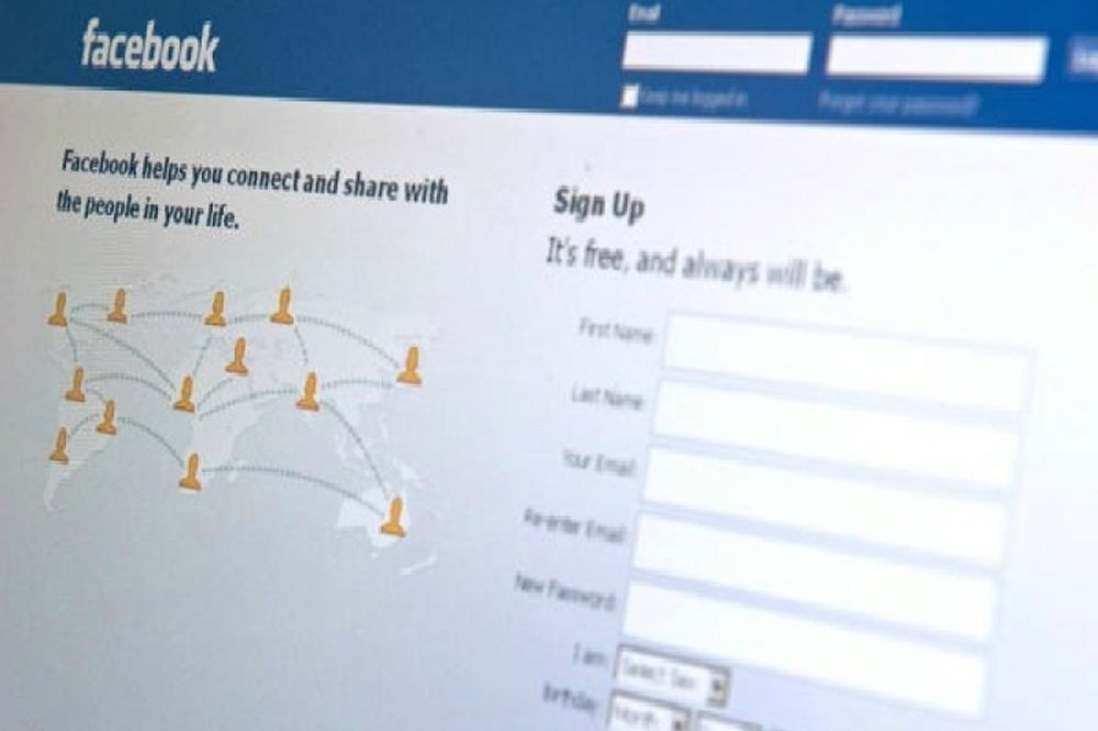 Έχασε 10 δις της αξίας του το Facebook   