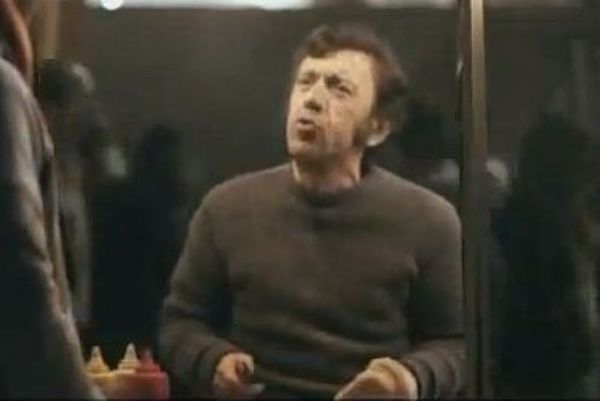 Ο «ομορφάντρας» που σκοράρει κόντρα στην πείνα (video)