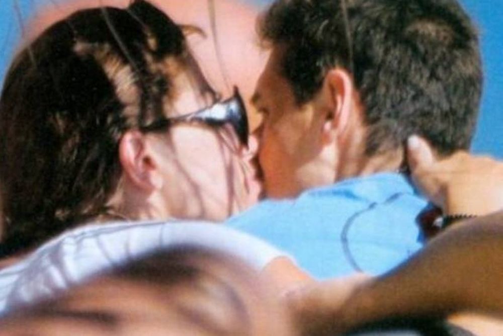 Ανεβαίνει τα σκαλιά της εκκλησίας ο Διαμαντίδης