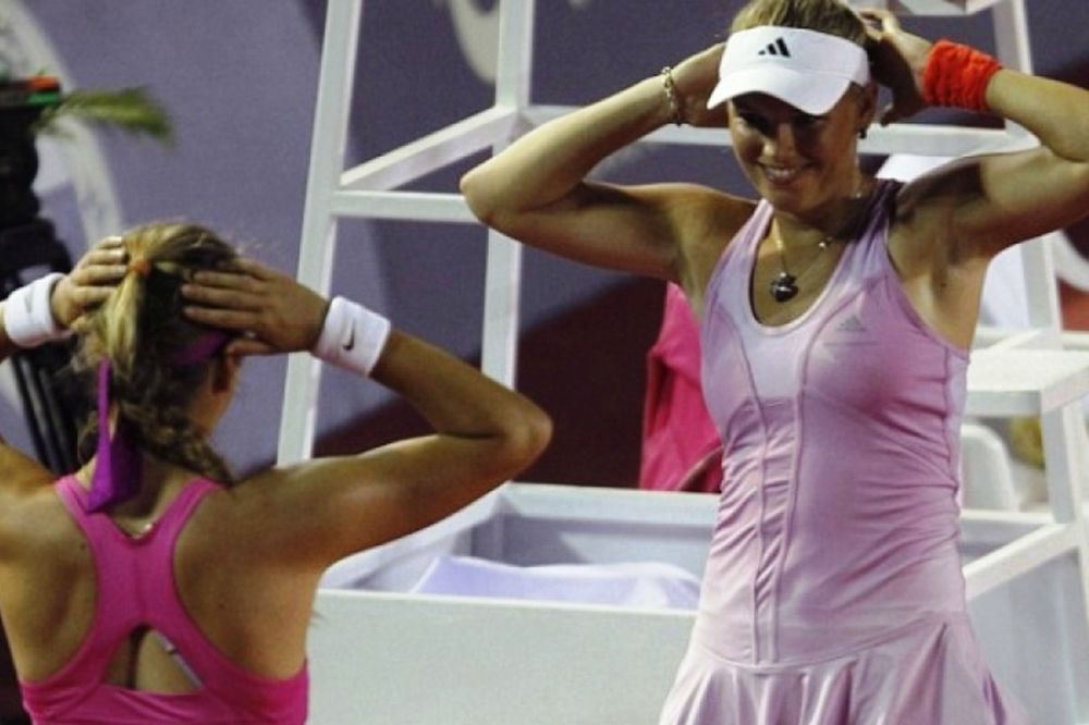 Χόρεψαν Μακαρένα στο κορτ