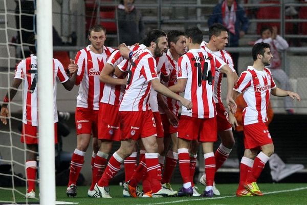 Στο +6 ο Ολυμπιακός με ιδρώτα και Μαρκάνο (photos+videos)