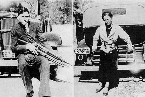 Πουλάνε όπλα των Μπόνι και Κλάιντ!