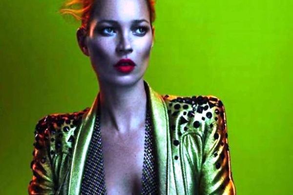 Τόπλες φωτογράφηση για την Κέιτ Μος (photos)