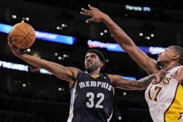 Με περιβραχιόνια πένθους οι Γκρίζλις