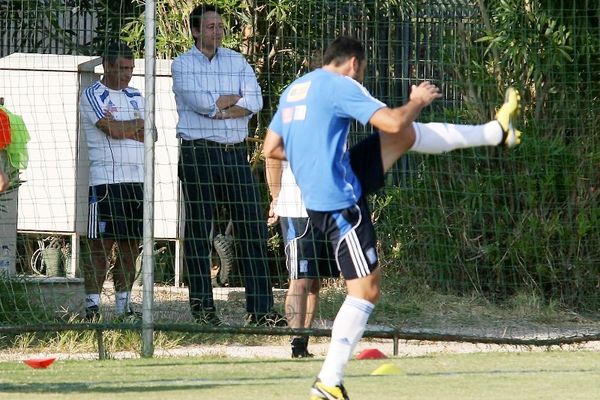 Την Κυριακή στην Αθήνα ο Σάντος
