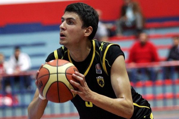 Πήρε και Στεφάνοφ ο Ηλυσιακός