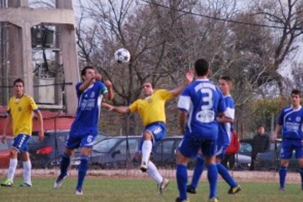 Συνεχίζει μόνος πρώτος ο Εθνικός