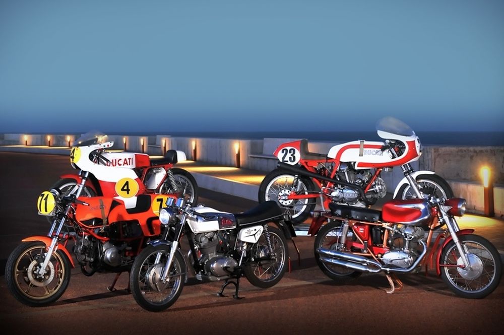 100 Ducati από μία συλλογή σε δημοπρασία (photos)