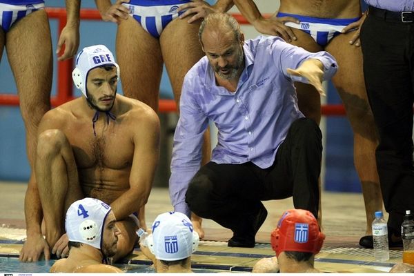 Καραμπέτσος: «Να πιστέψουμε στις δυνάμεις μας»