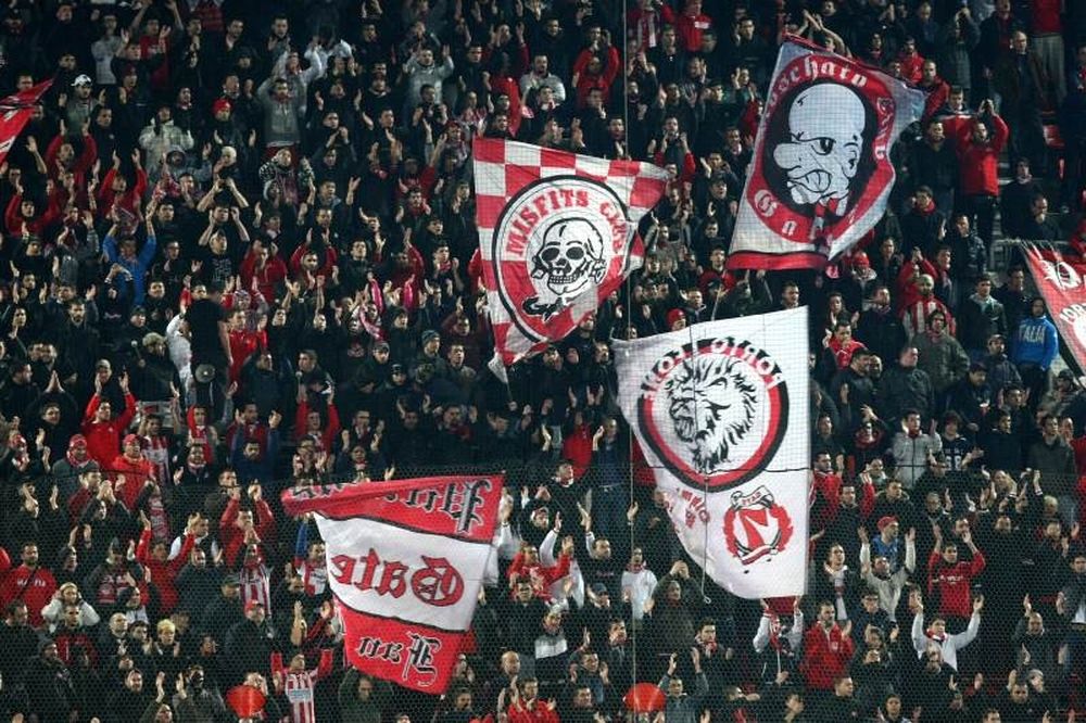 Νέες αποδοκιμασίες για τους «ερυθρόλευκους»