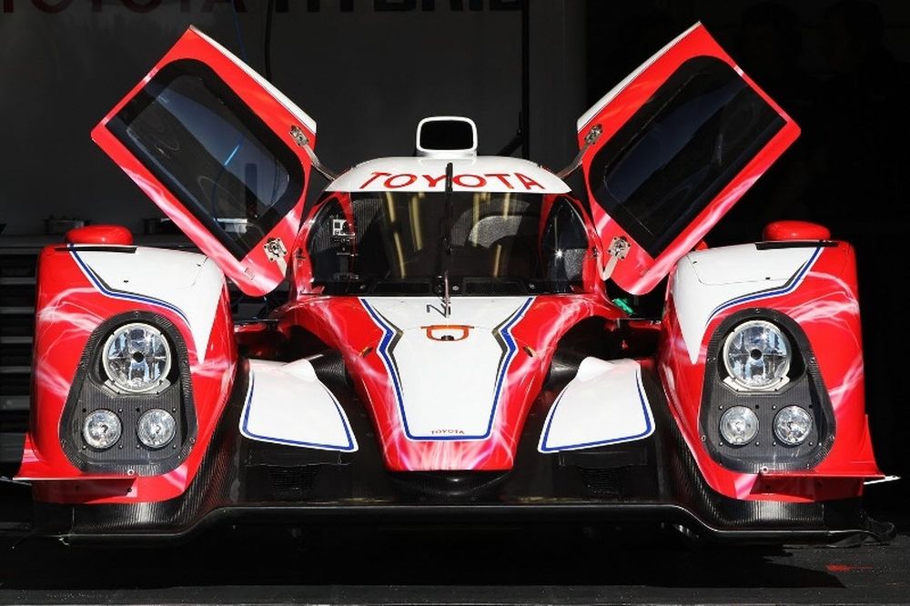 Δύο αυτοκίνητα για την Toyota στο Le Mans