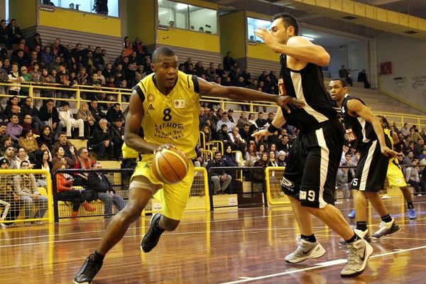 Ανατροπή και νίκη για Ηλυσιακό