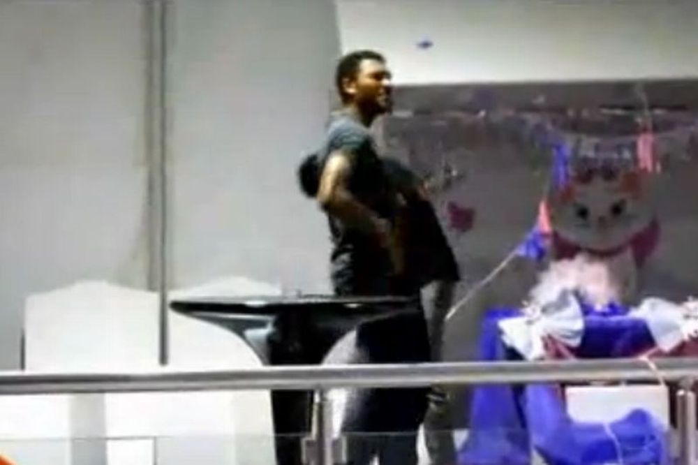 Χορευταράς ο Καζίμ! (video)