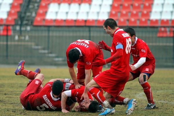 Επιστρέφει στη βάση του ο Πανσερραϊκός