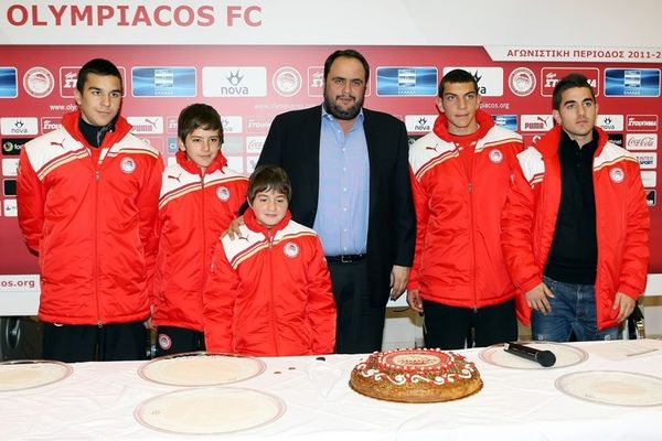 Μαρινάκης: «Παίκτες από τα «σπλάχνα» του Ολυμπιακού» (photos)