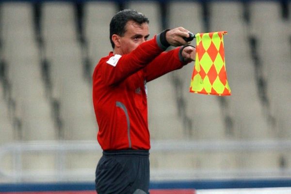 Αλλαγή βοηθού διαιτητή στο ματς ΠΑΟΚ - Ολυμπιακός