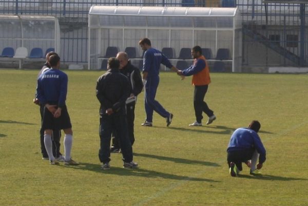 Προπόνηση σε πλαστικό για τον Απόλλωνα