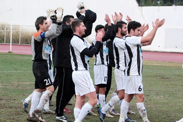 Γιόρτασαν με δίπλες στην Καλαμάτα!