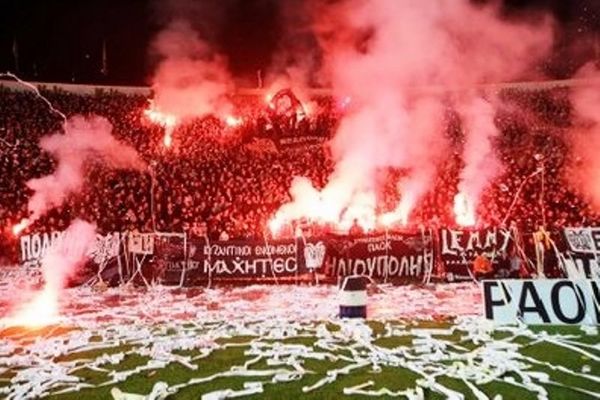 ΠΑΟΚτσάκ(ι) Νόρις και επόπτης Τρύφων (Σαμαράς)