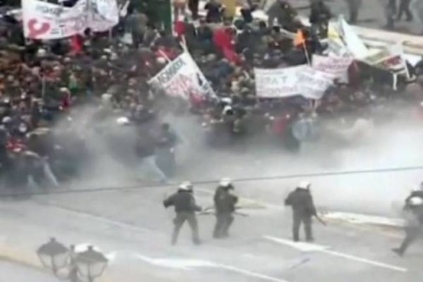 Το CNN περιμένει «πόλεμο» στο Σύνταγμα 