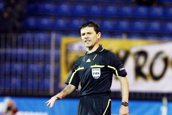 Ο Μάζιτς «σφυρίζει» το ματς Ρούμπιν-Ολυμπιακός