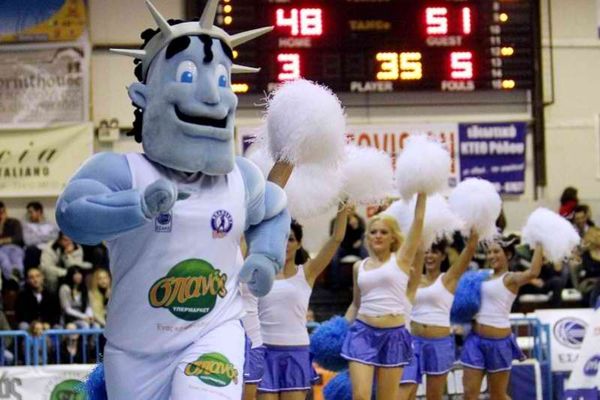 Χατζηλαζάρου: «Είμαστε μία γροθιά»