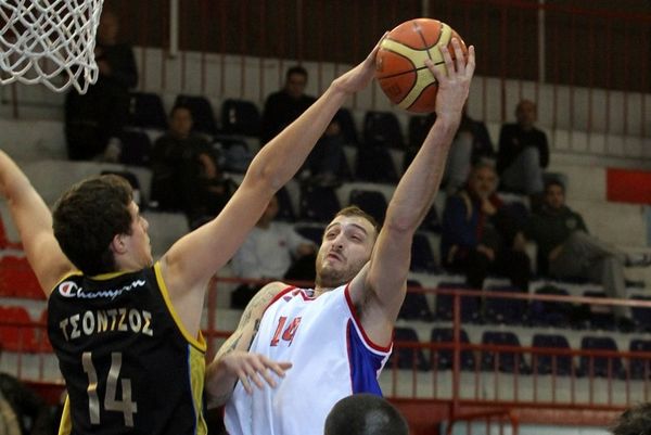 Σοβαρά και άνετα ο Πανιώνιος