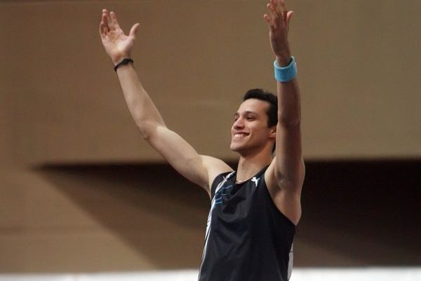 Πέρασε τα 5.75μ. ο Φιλιππίδης!