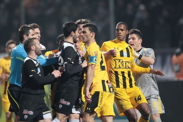 Ένταση στο φινάλε του ντέρμπι