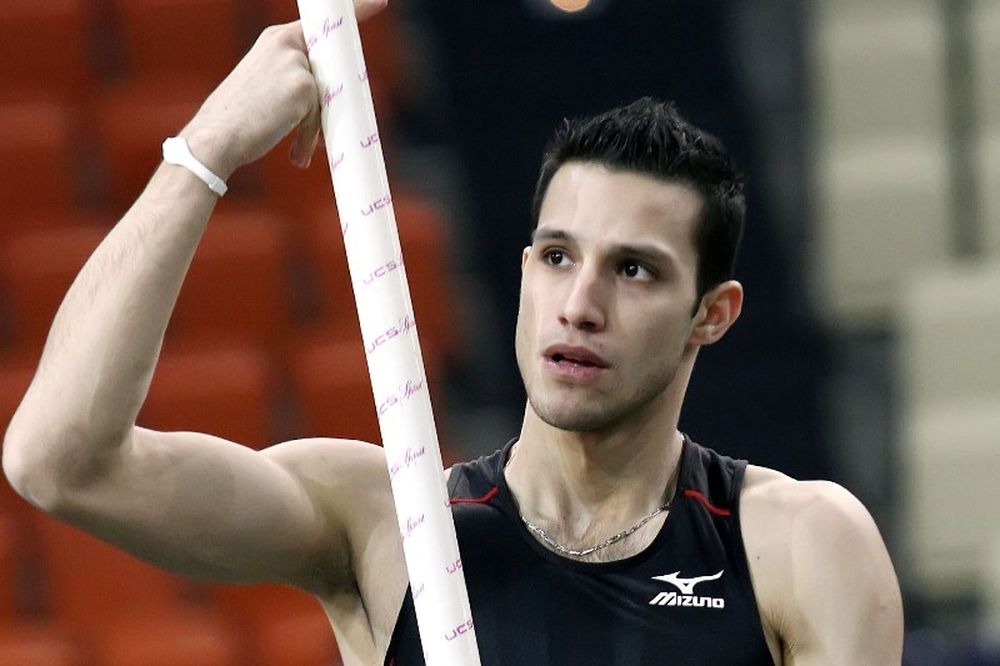 Σταθερά στα... ψηλά ο Φιλιππίδης