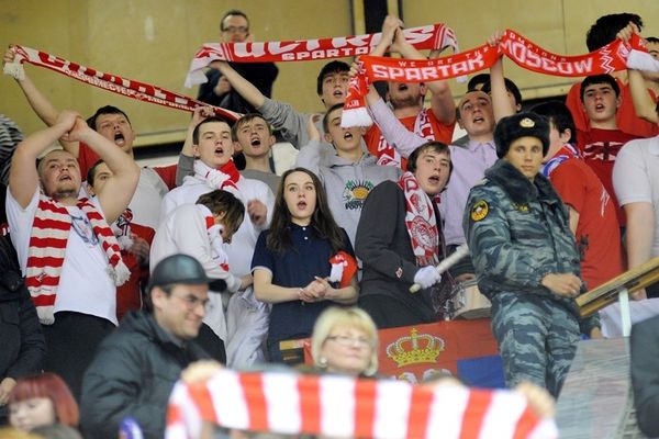 Οπαδοί της Σπαρτάκ Μόσχας στο πλευρό του Ολυμπιακού