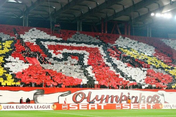 «Κρατάμε τη σημαία του ελληνικού ποδοσφαίρου ψηλά»