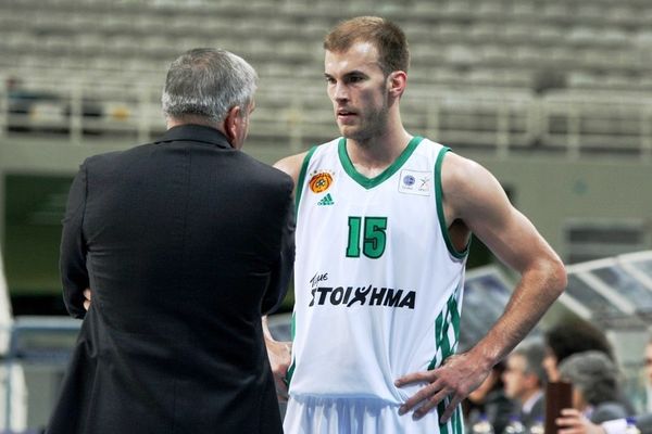 Καλάθης: «Να ξεχάσουμε την Αρμάνι»