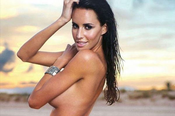 Η Lauren Vickers είναι γυμνή! (photos)