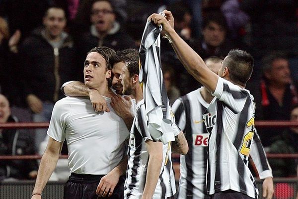 Προβάδισμα τίτλου για Γιουβέντους, 1-1 με Μίλαν