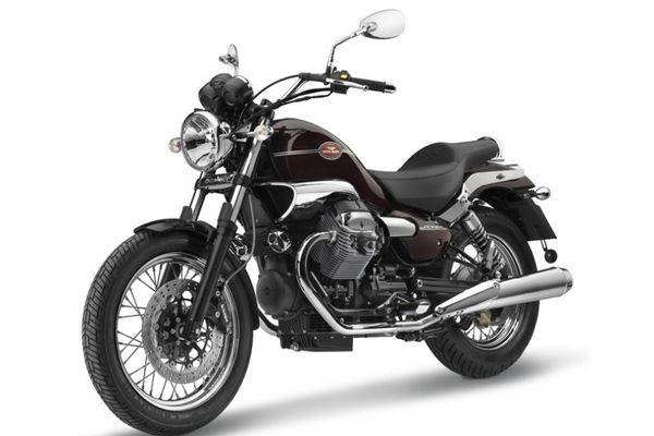 Νέες προσφορές Moto Guzzi για V7 και Nevada