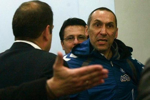 Επεισόδιο με Δώνη στη συνέντευξη Τύπου!