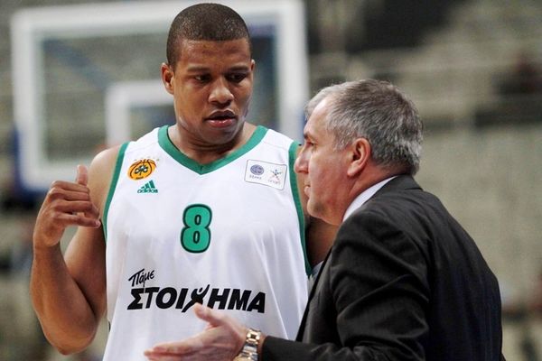 Πάρτε και αγιασμό στο Ελληνικό! 