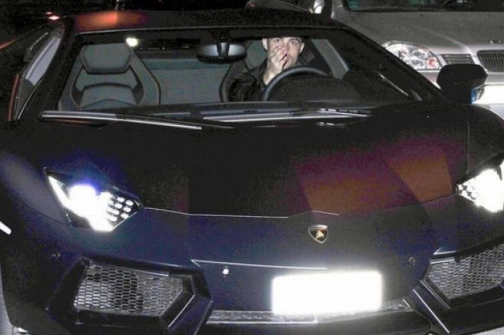 «Έμεινε» η Lamborghini του Ρονάλντο! (video)