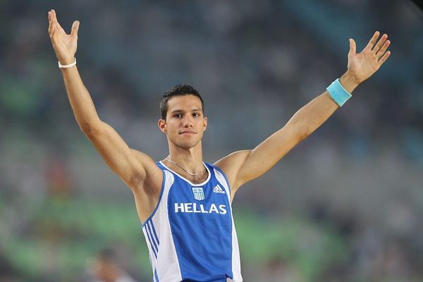 Με Λούη, Φιλιππίδη στους τελικούς   